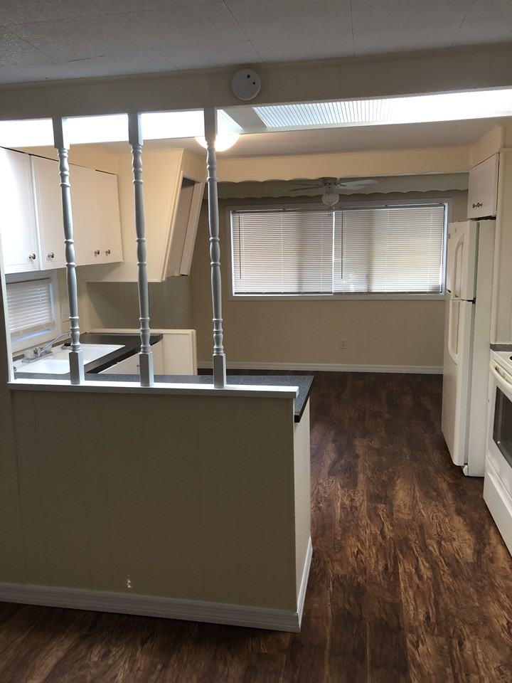 5300 W Pine St - Photo 2 of 10