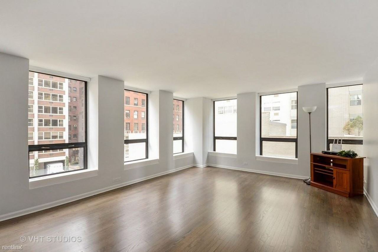 260 E Chestnut St - Photo 3 of 8