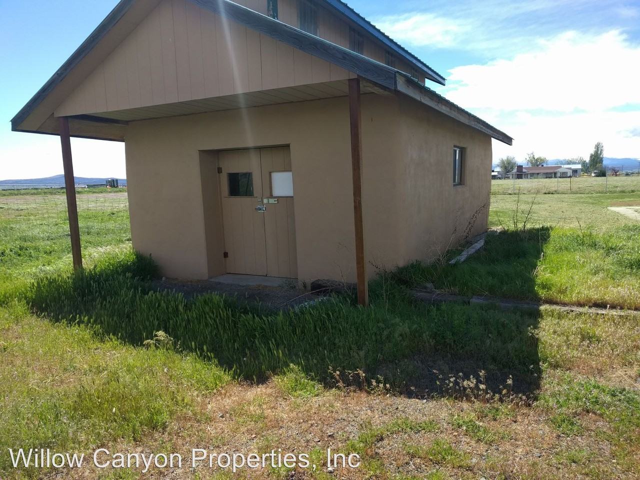 1019 NW Elm Ln - Photo 3 of 6