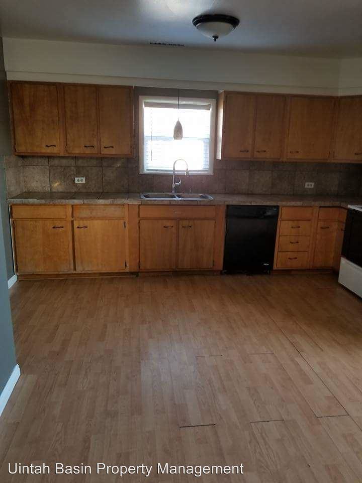 133 S 100 E #1 - Photo 2 of 10