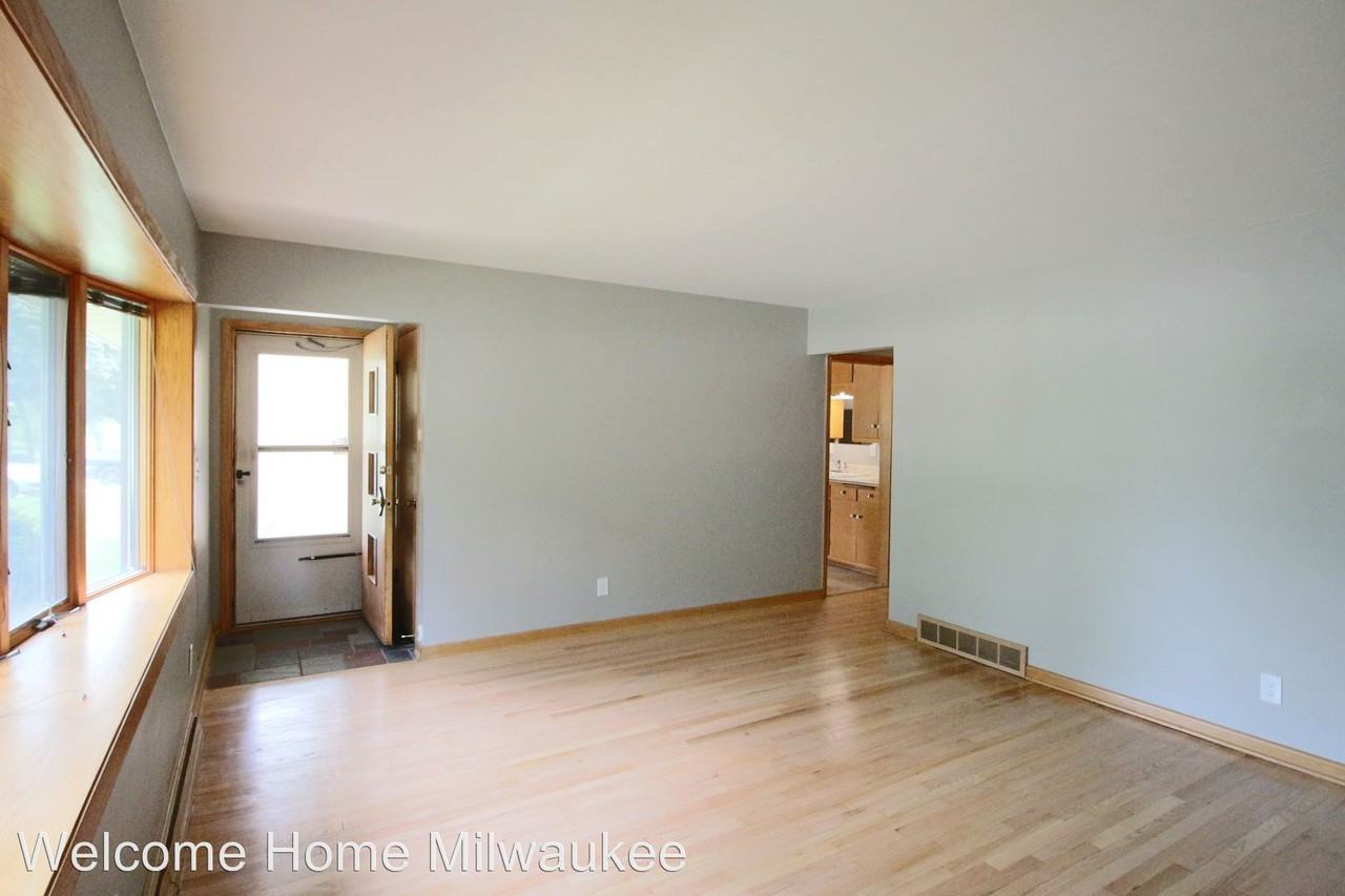 4677 N 74th St - Photo 3 of 17
