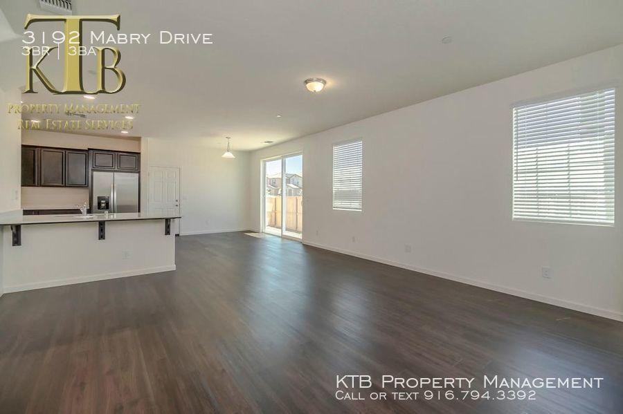3192 Mabry Dr - Photo 2 of 18