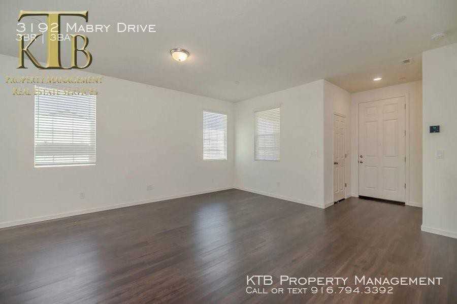 3192 Mabry Dr - Photo 3 of 18