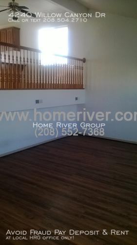 4240 Willow Canyon Dr - Photo 2 of 14