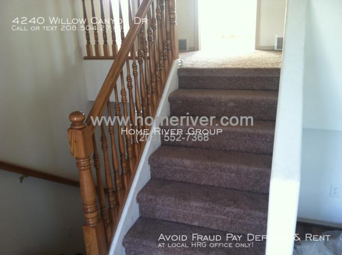4240 Willow Canyon Dr - Photo 3 of 14
