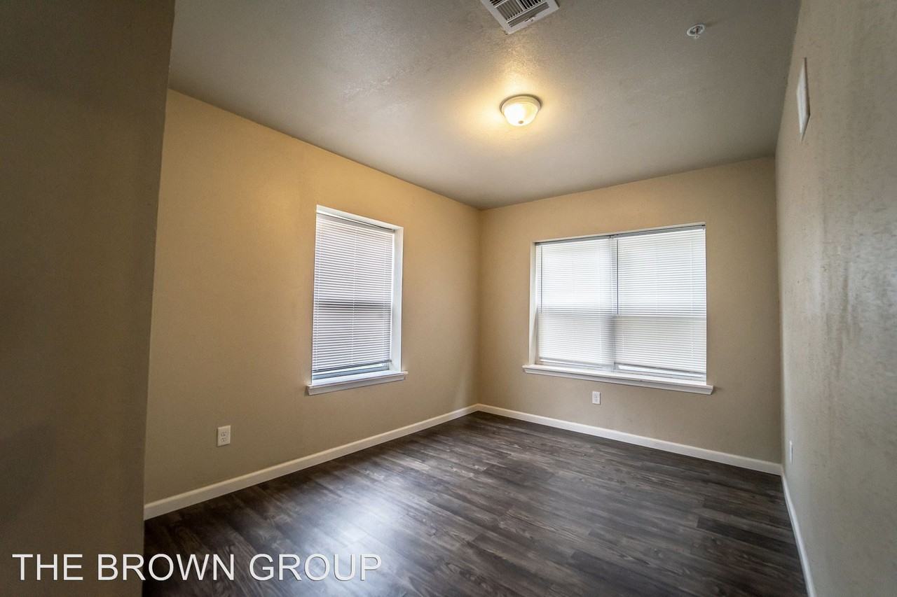 2321 NW 12th St. - Photo 3 of 10