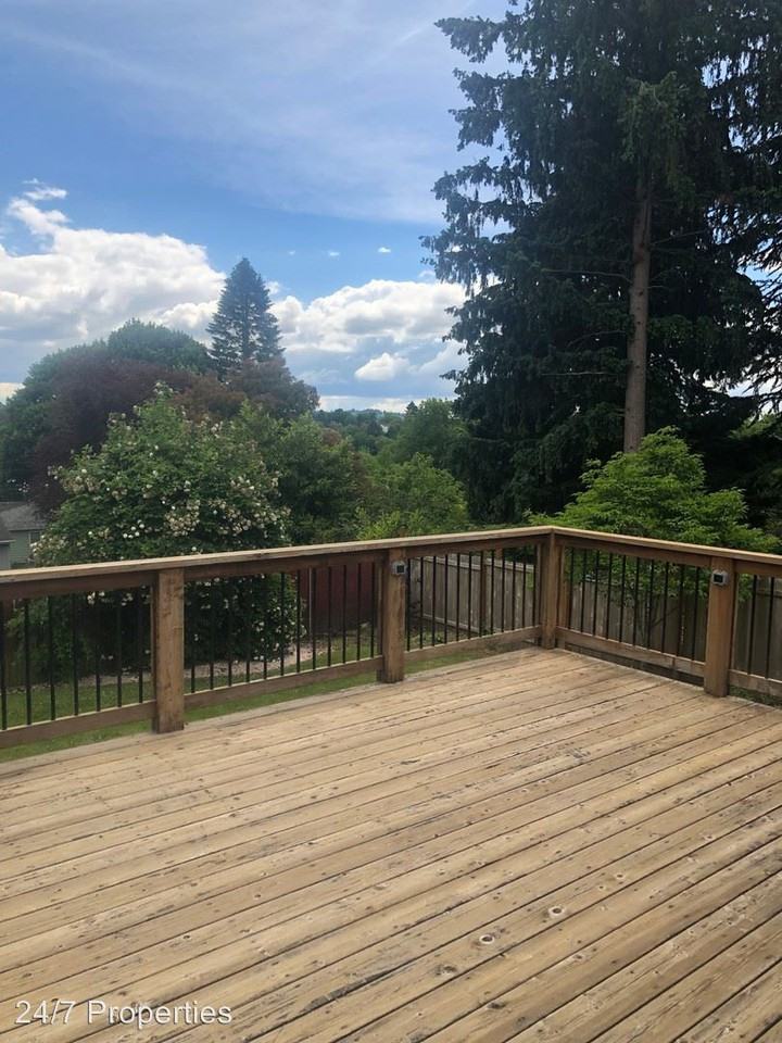 4220 SE Rio Vista St - Photo 3 of 5
