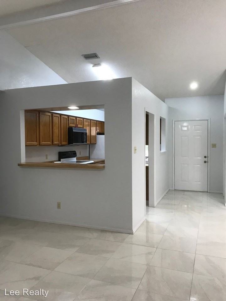 4121 Carnation Ave - Photo 2 of 10