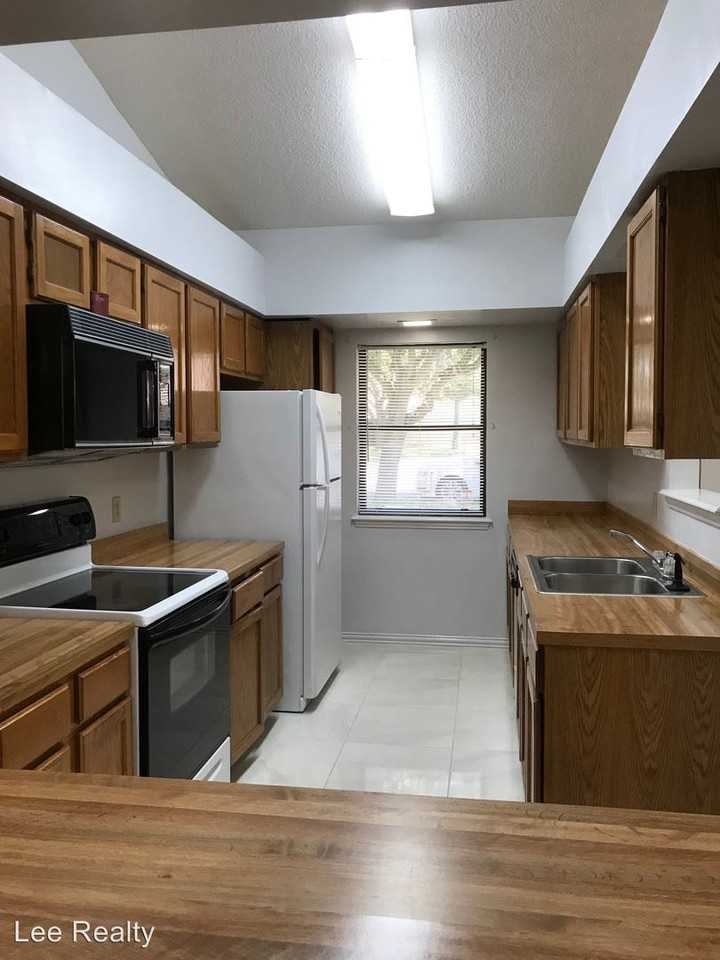 4121 Carnation Ave - Photo 3 of 10