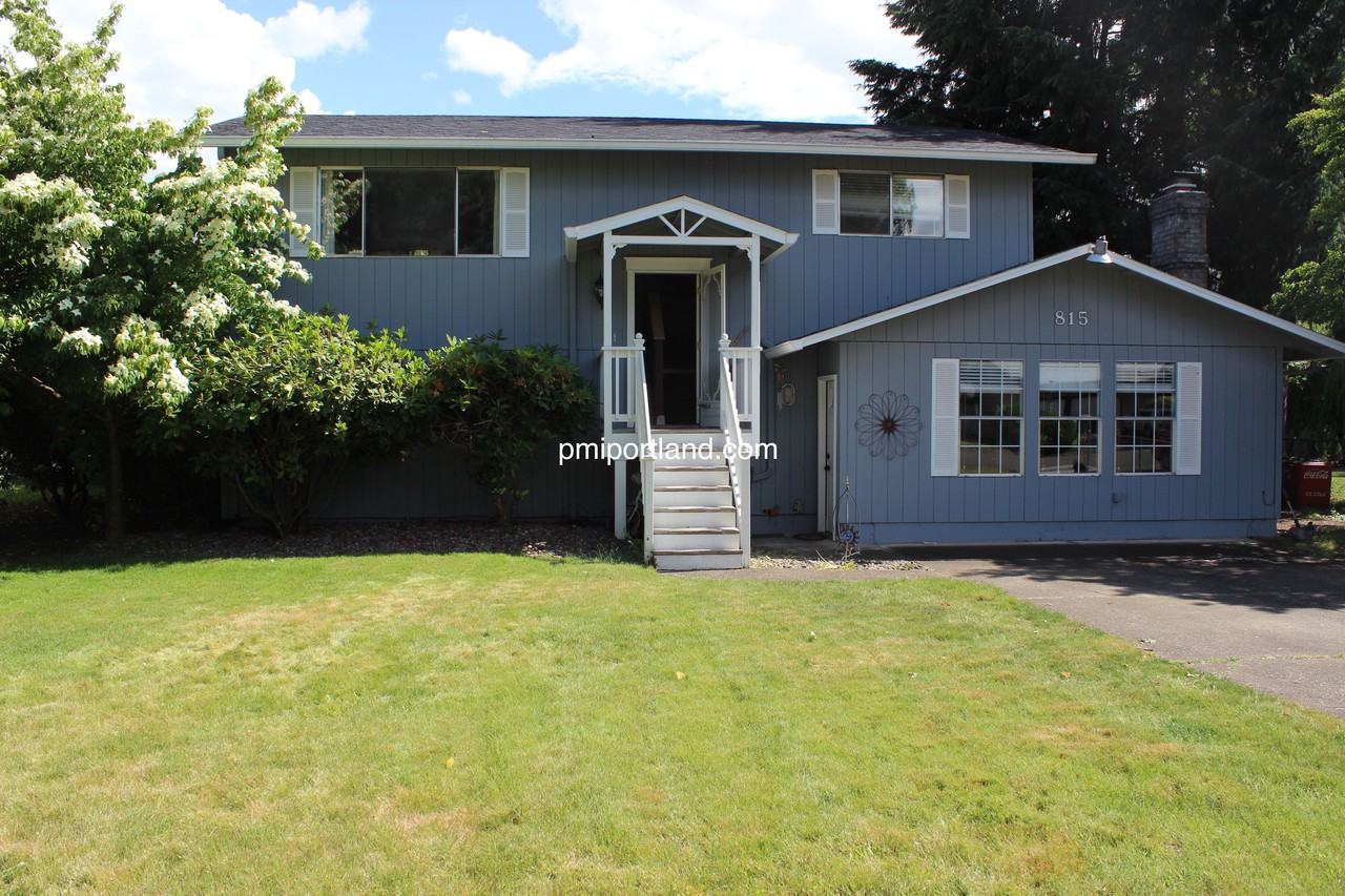 815 NE 16th Ave - Photo 2 of 14