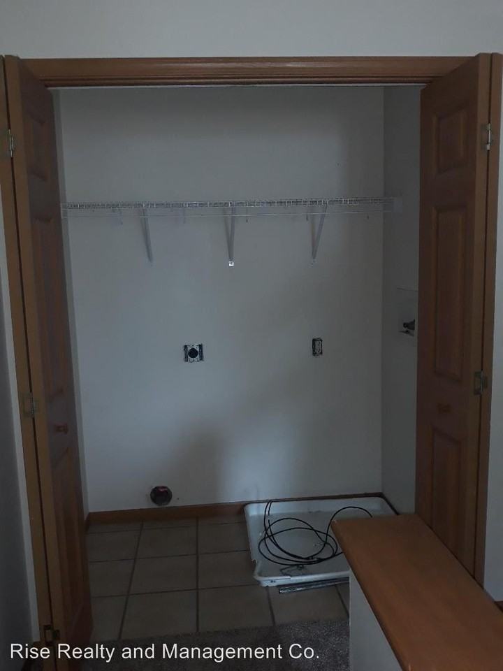 2639 E Park St - Photo 3 of 9