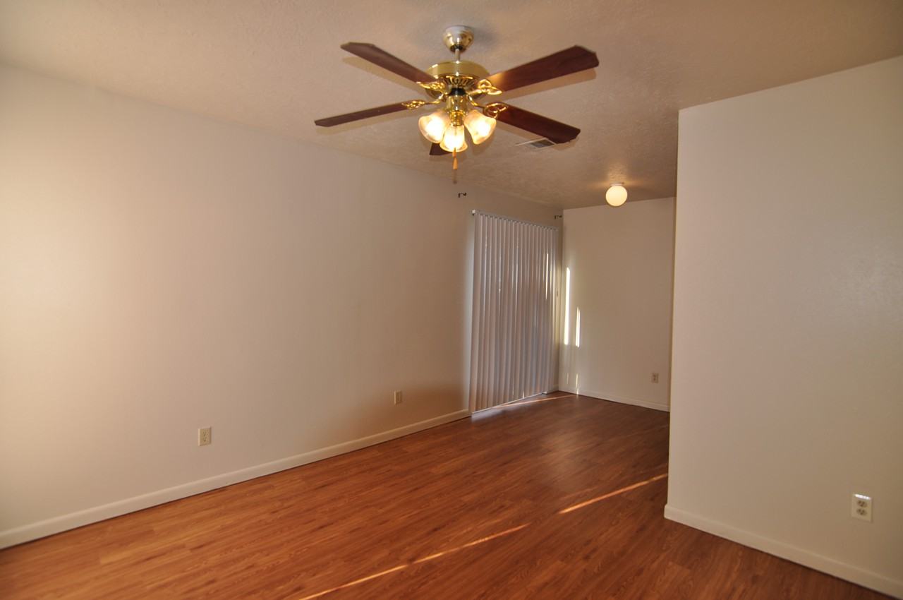 821 San Benito Dr - Photo 3 of 8