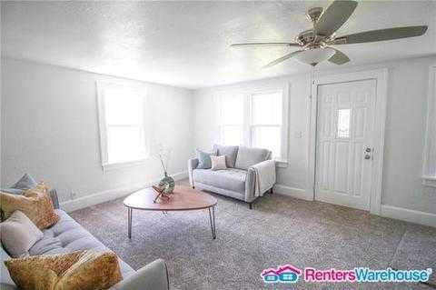 1231 56th St - Photo 3 of 15