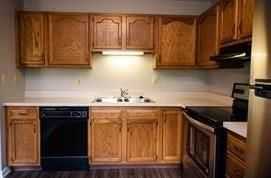 2550 Hawthorne Dr - Photo 2 of 14