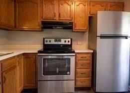 2550 Hawthorne Dr - Photo 3 of 14