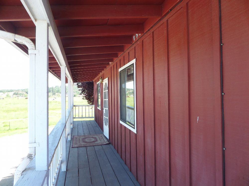 615 Butte Falls Hwy - Photo 2 of 9