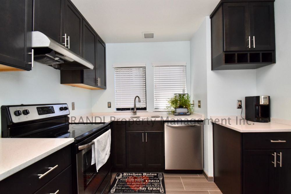 282 Headlands Ct - Photo 3 of 13