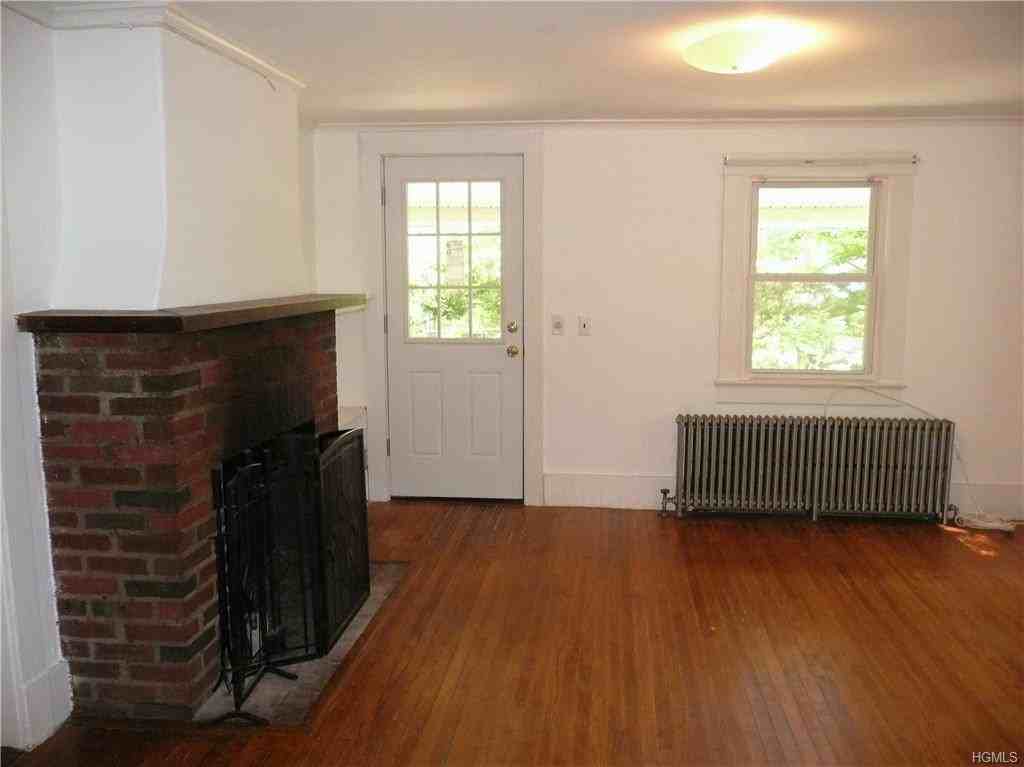 222 Washburn Rd - Photo 2 of 18