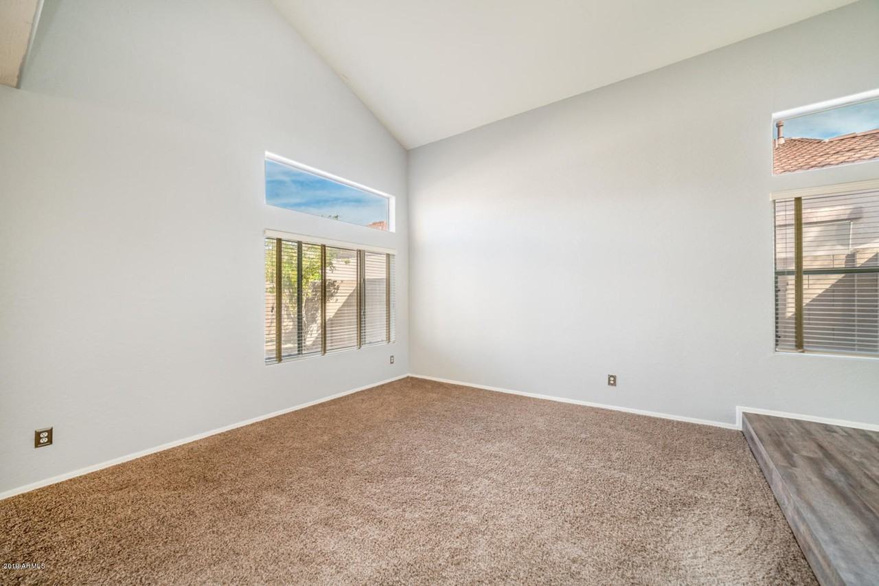 2514 W Brilliant Sky Dr - Photo 2 of 12