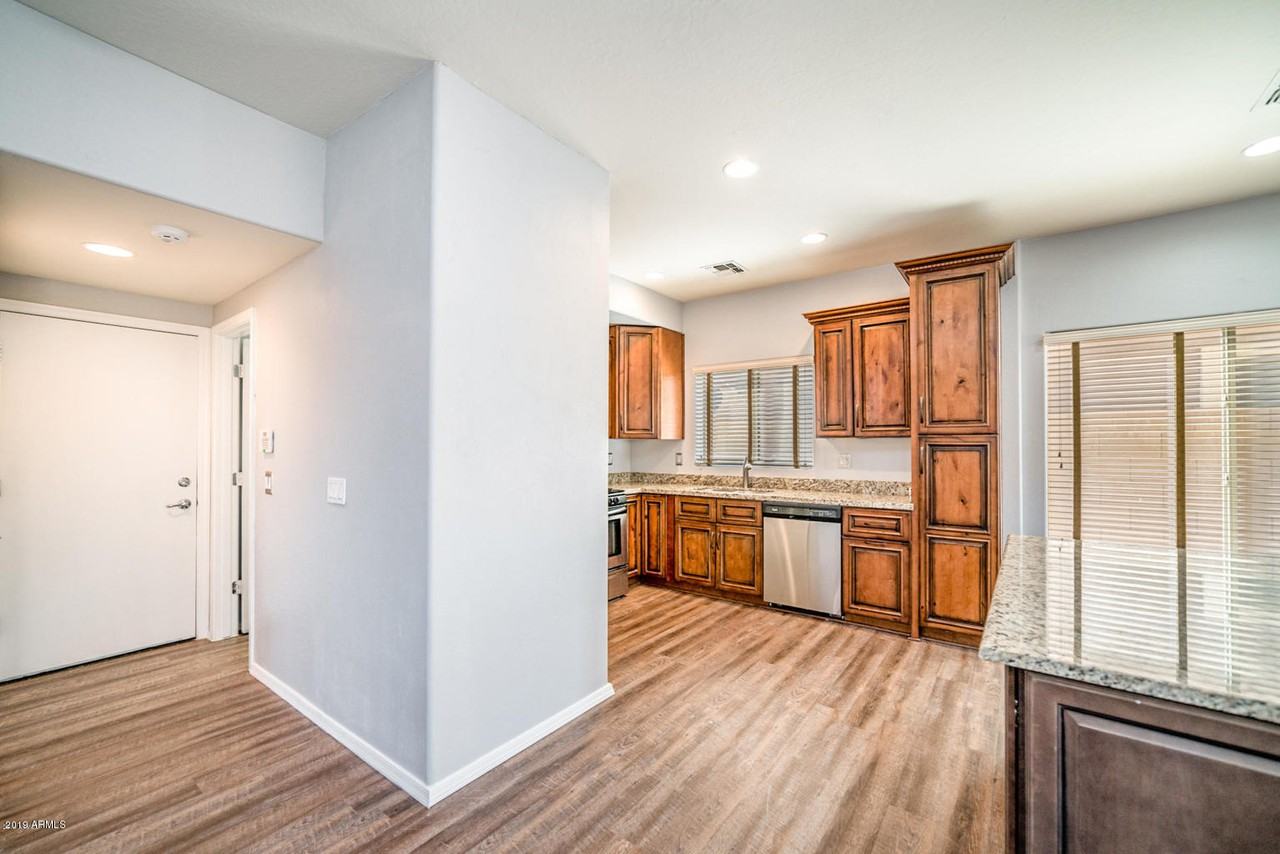 2514 W Brilliant Sky Dr - Photo 3 of 12