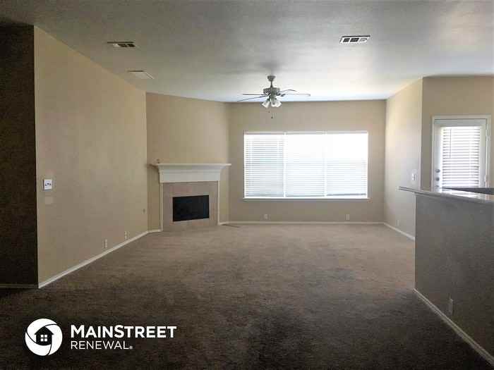 8421 Beaufort Ct - Photo 2 of 11