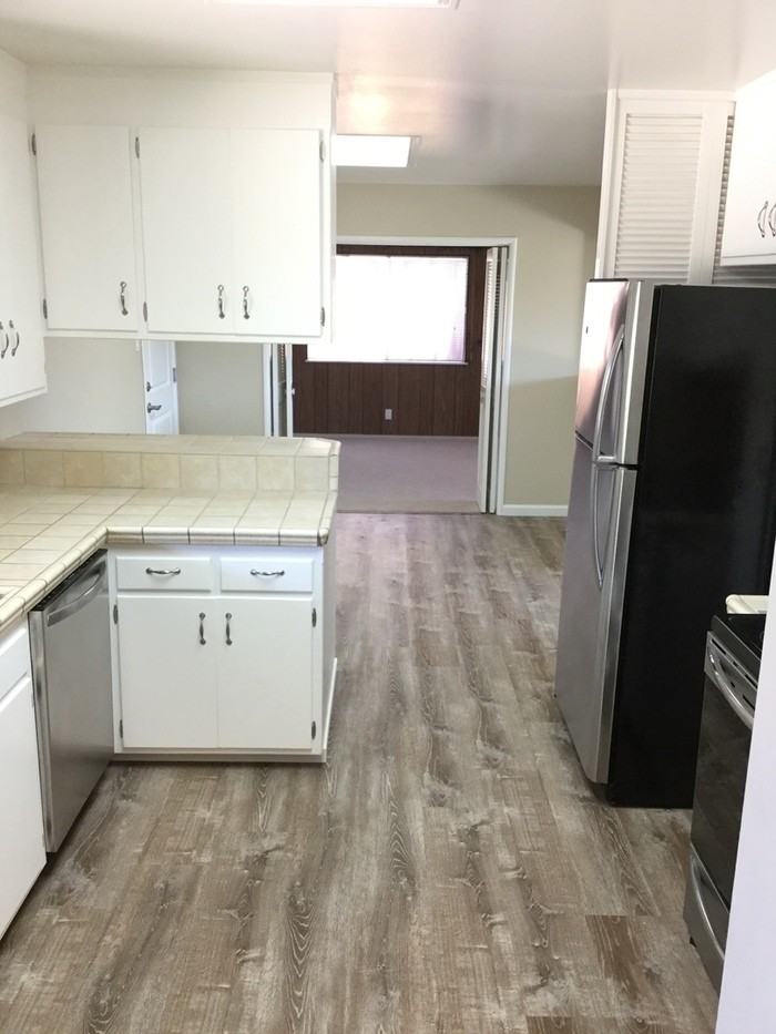 266 Saint Phillip Court - Photo 3 of 21