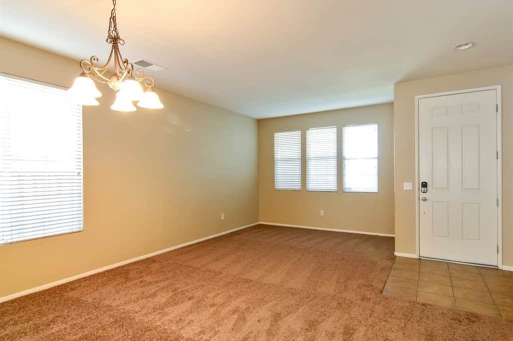 1008 Cypress Dr - Photo 3 of 20