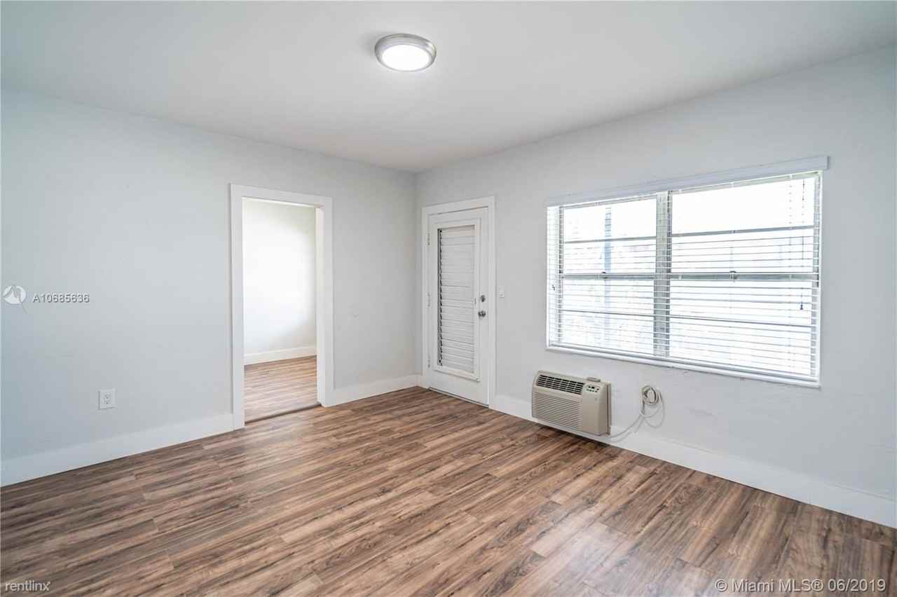 437 NE 82nd St - Photo 3 of 11