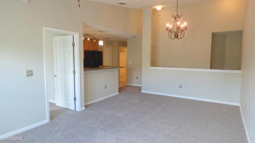 7067 Deer Lodge Cir - Photo 2 of 15