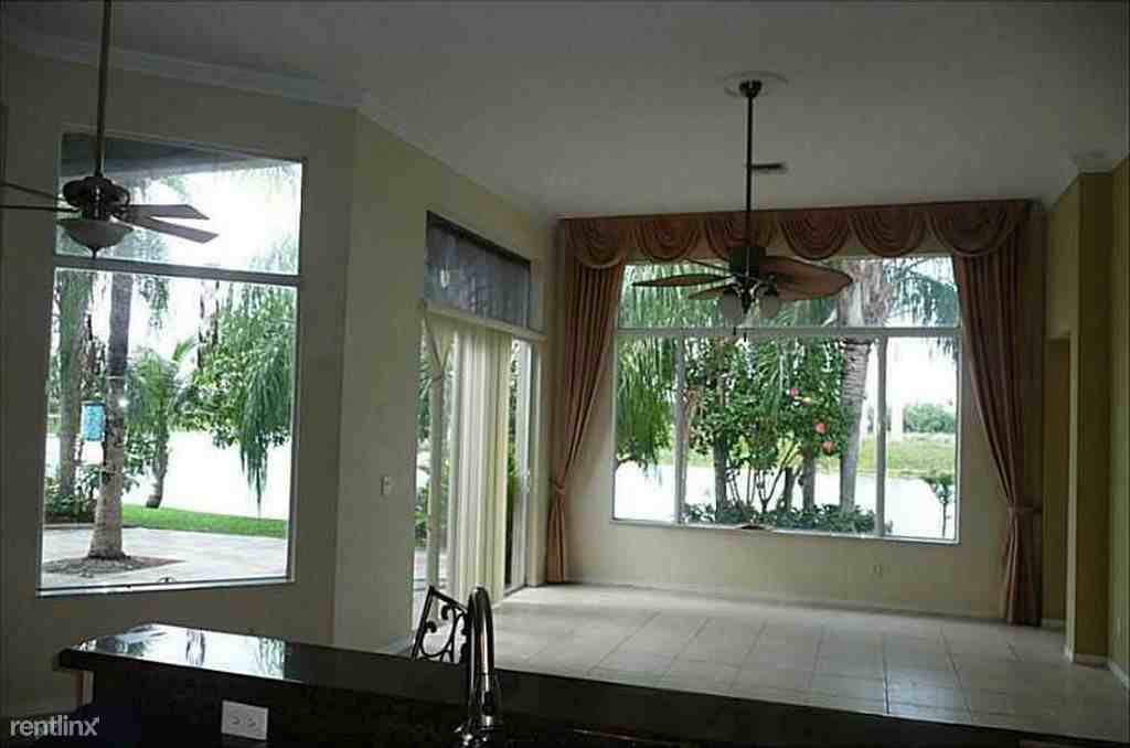 19244 SW 66th St - Photo 3 of 3