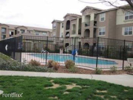 1230 Whitney Ranch Pkwy - Photo 2 of 7