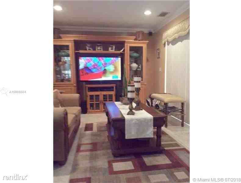 13724 SW 149th Circle Ln - Photo 3 of 10