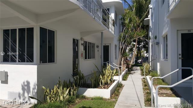 557 Michigan Ave - Photo 3 of 10