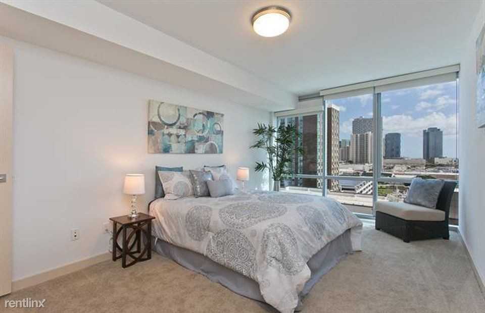 555 South St - Photo 3 of 8