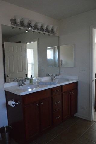 801 N Lake St - Photo 3 of 15