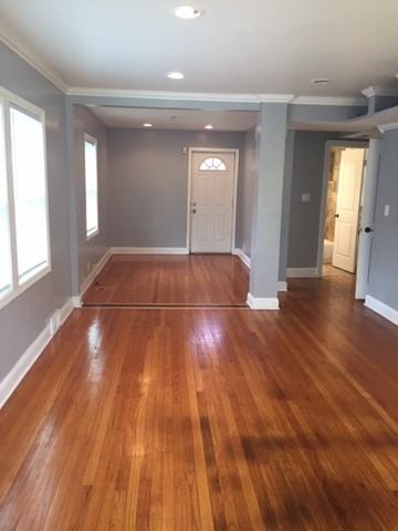 9254 S Vanderpoel Ave - Photo 2 of 10