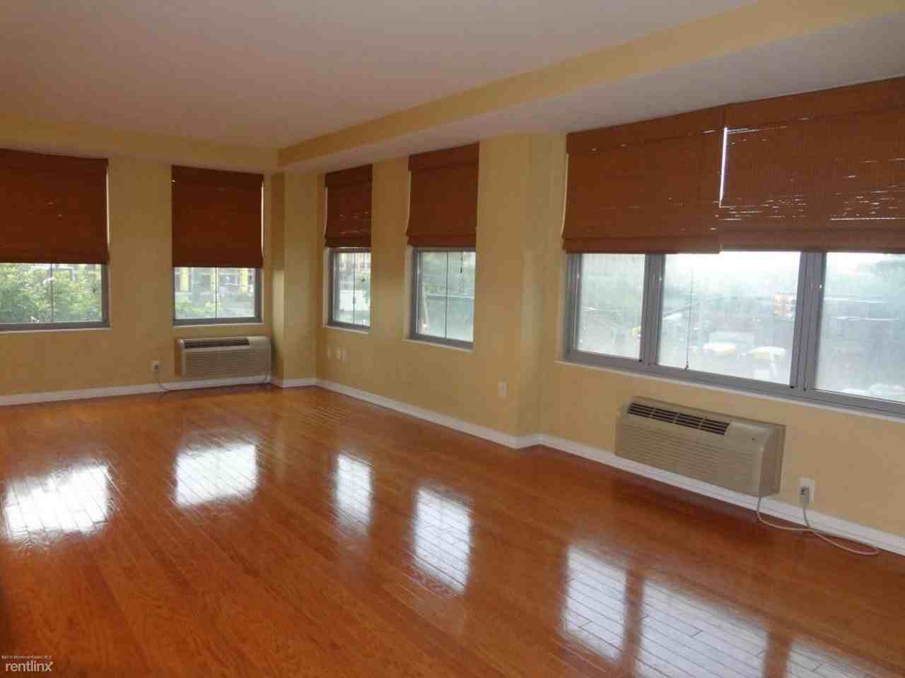 149 Essex St - Photo 3 of 5