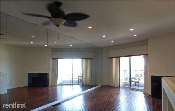 200 Pacific Coast Hwy - Photo 3 of 11