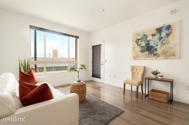 100 S Alameda St - Photo 2 of 6