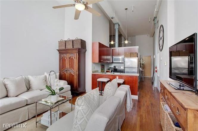 920 Poeyfarre St - Photo 2 of 5
