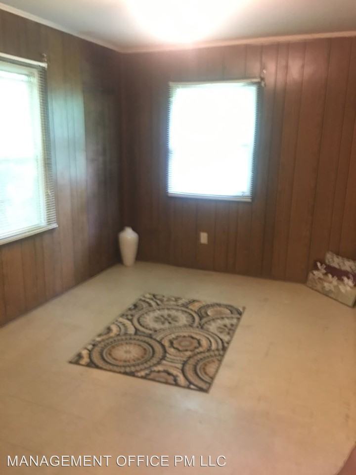 1134 W Davidson Ave - Photo 3 of 5