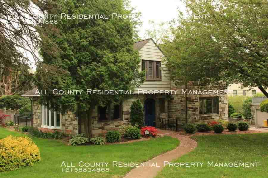 1374 Drayton Ln - Photo 2 of 25