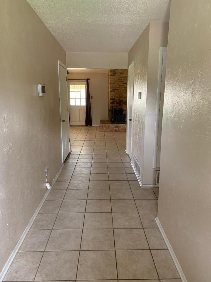 616 Carl C Senter St - Photo 2 of 10
