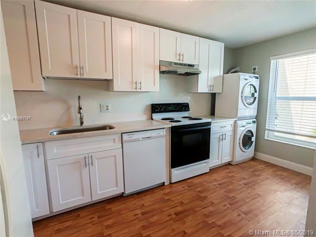1431 NW 95th Ter - Photo 2 of 19