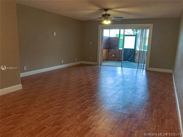 1431 NW 95th Ter - Photo 3 of 19