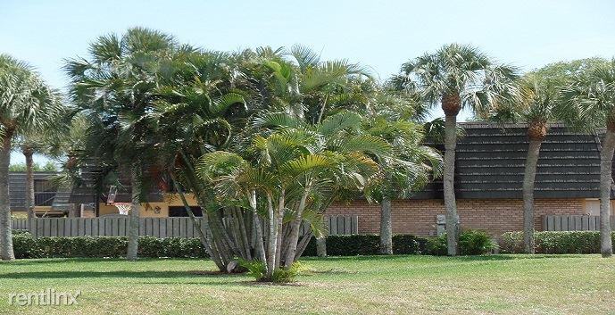 4220 42nd Way - Photo 2 of 7