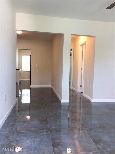 935 8th St - Photo 2 of 34