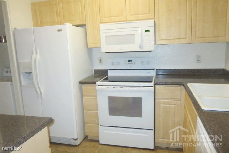 1880 E Morten Avenue - Photo 3 of 3