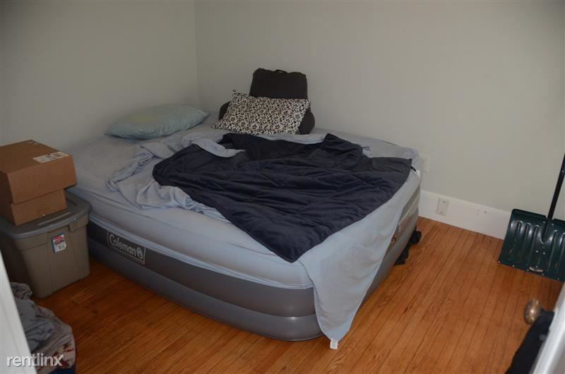 124 Summer St - Photo 3 of 10