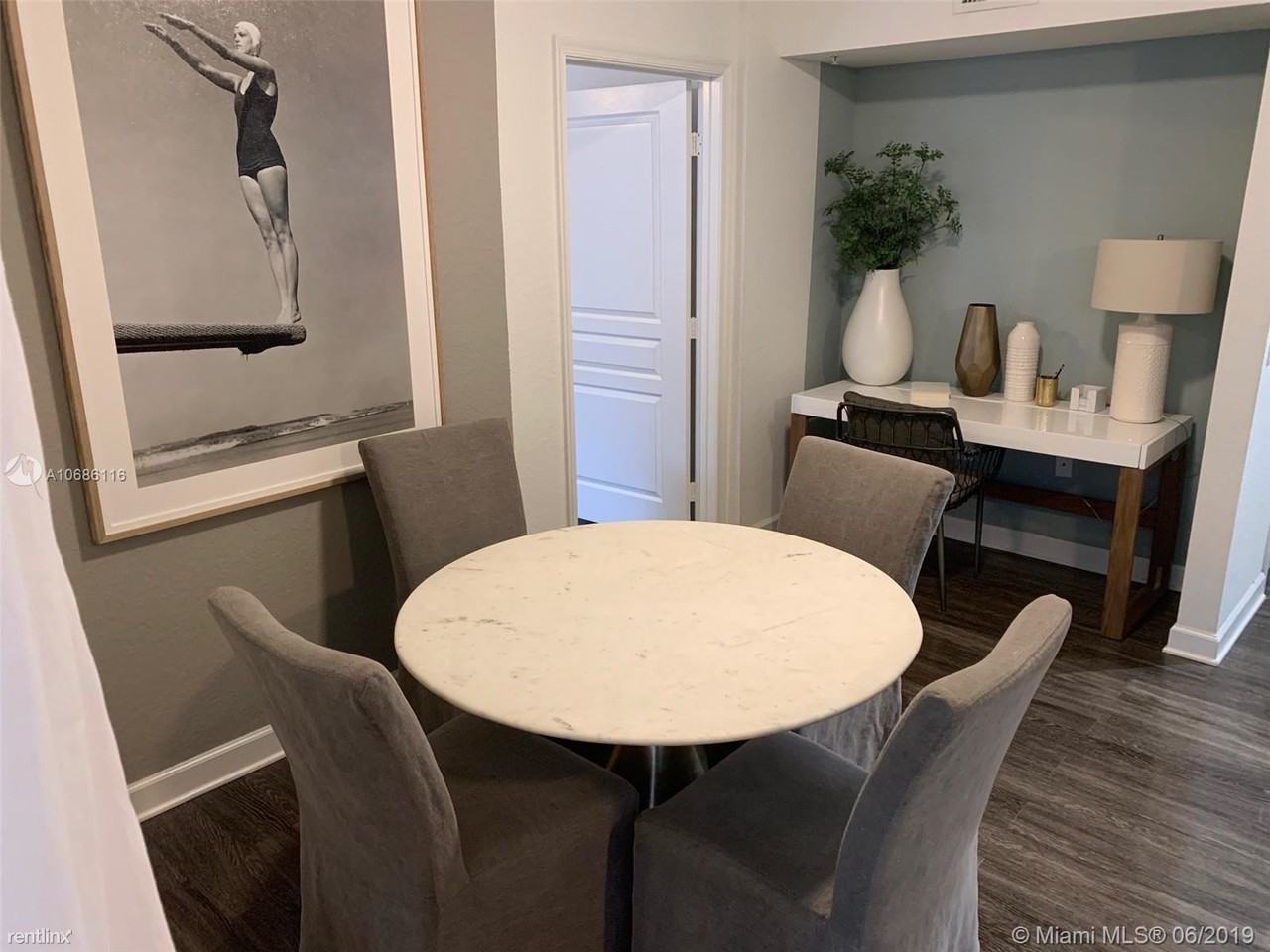 833 University Blvd - Photo 3 of 6